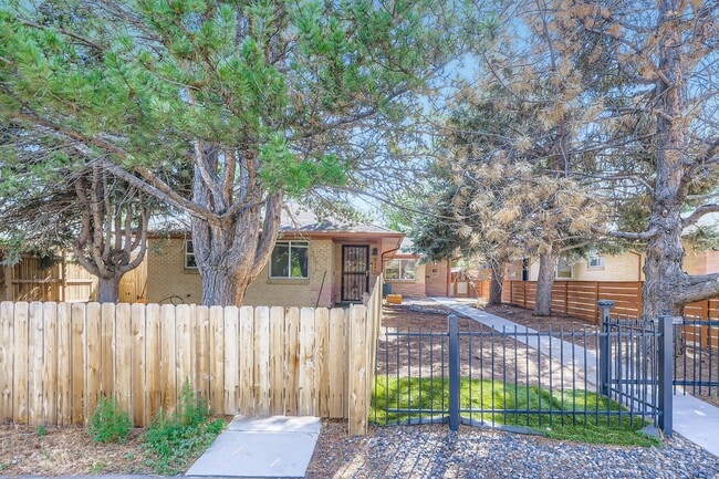 Photo - 3690 Grape St