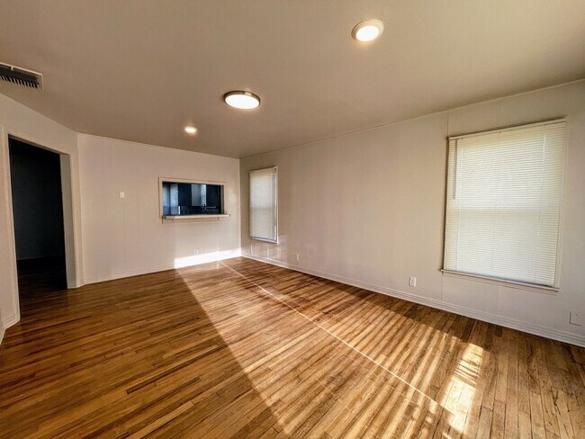 Photo - Freshly Renovated 3BR/2BA Gem in Snyder!