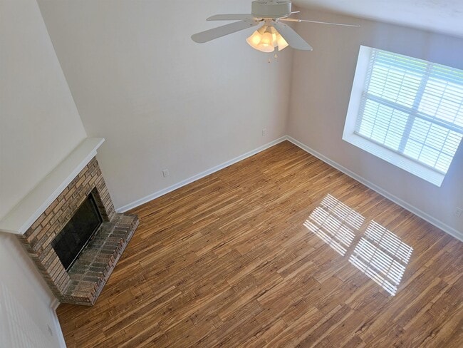 Photo - 431 Richview Park Cir E