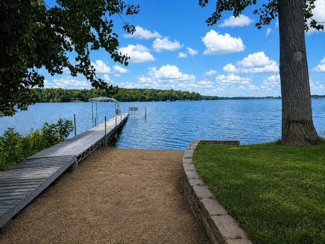 118 Willow Point Dr