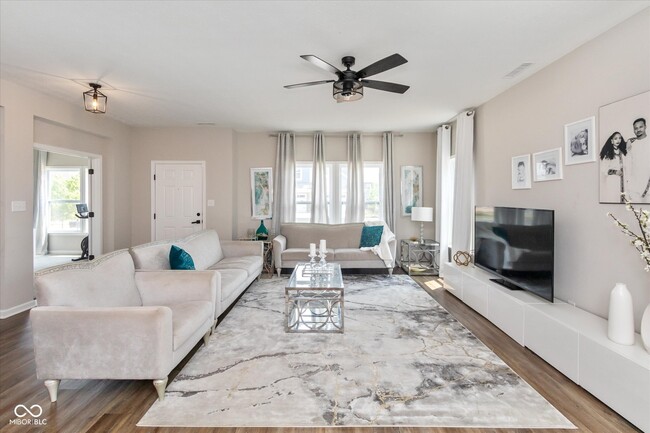 Photo - 7228 Lockford Walk N