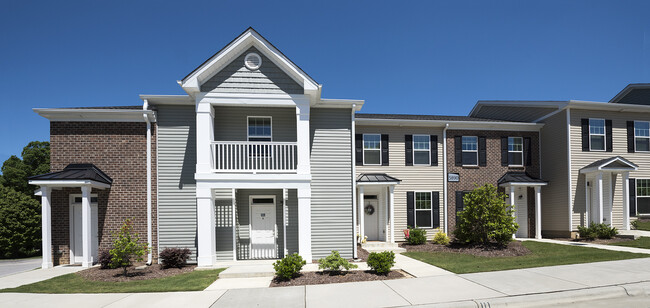 Loch Raven Pointe Apartments and Townhomes
