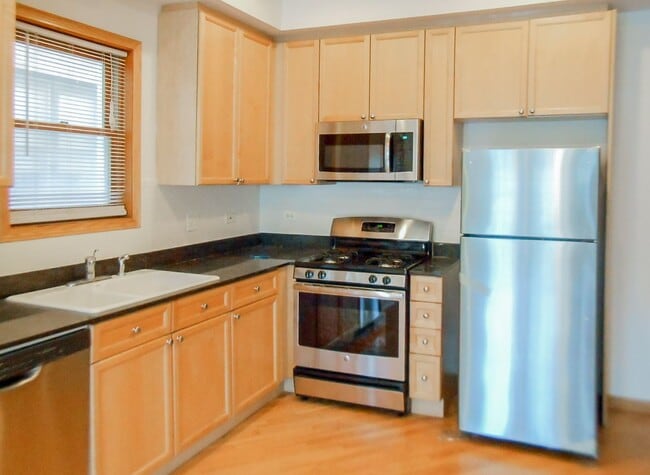 Photo - 1326 W Diversey Pkwy Unit 1326-2