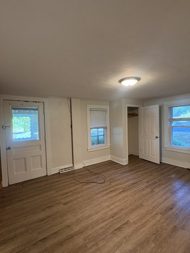 Photo - 289 Pelham Rd