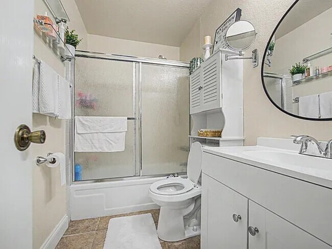 Photo - 2125 Northwood Cir Unit G