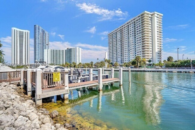 Photo - 400 Kings Point Dr Unit 210