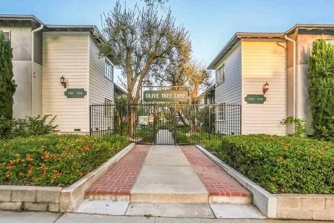 Building Photo - 1.0 bedroom in Pasadena California 91106 Unit C Rental