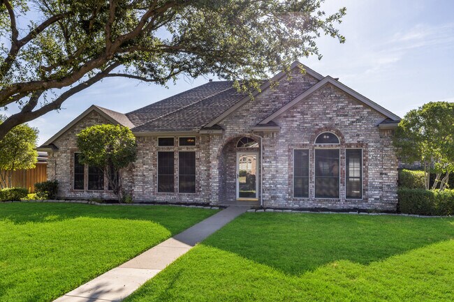 Photo - 7112 Holden Dr