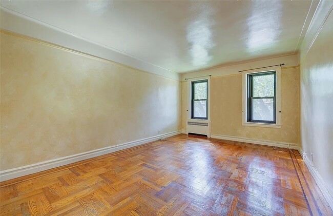 Photo - 76-66 Austin St Unidad 2O