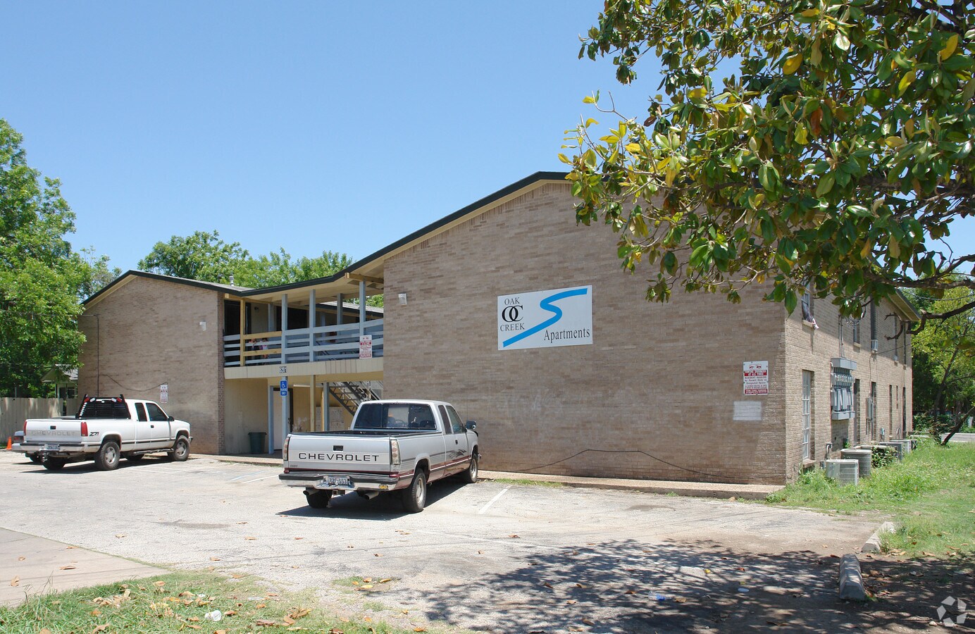 Oak Creek Apartments - Oak Creek Apartments