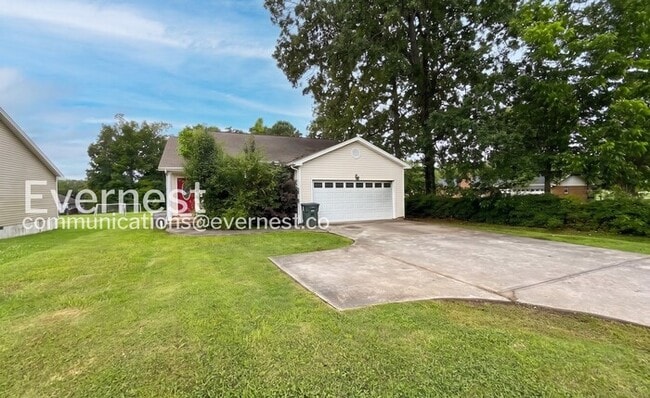 Photo - Spacious 3-Bedroom Home in a Prime Location / Pet-Friendly / Available Now!