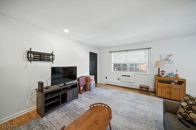 Photo - 19 Savage Rd