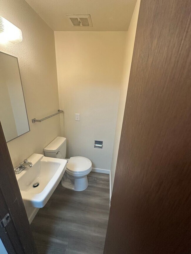 Photo - NO3330 Unit D5