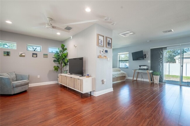 Photo - 5704 43rd Street N