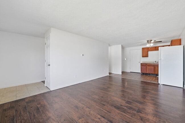 Photo - 3113-3115 Fulmer Road Unit 3113 left