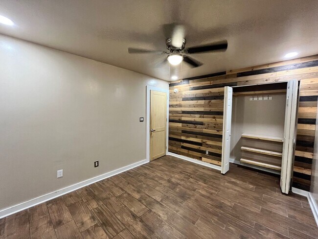 Photo - Great home avail in Hubert!