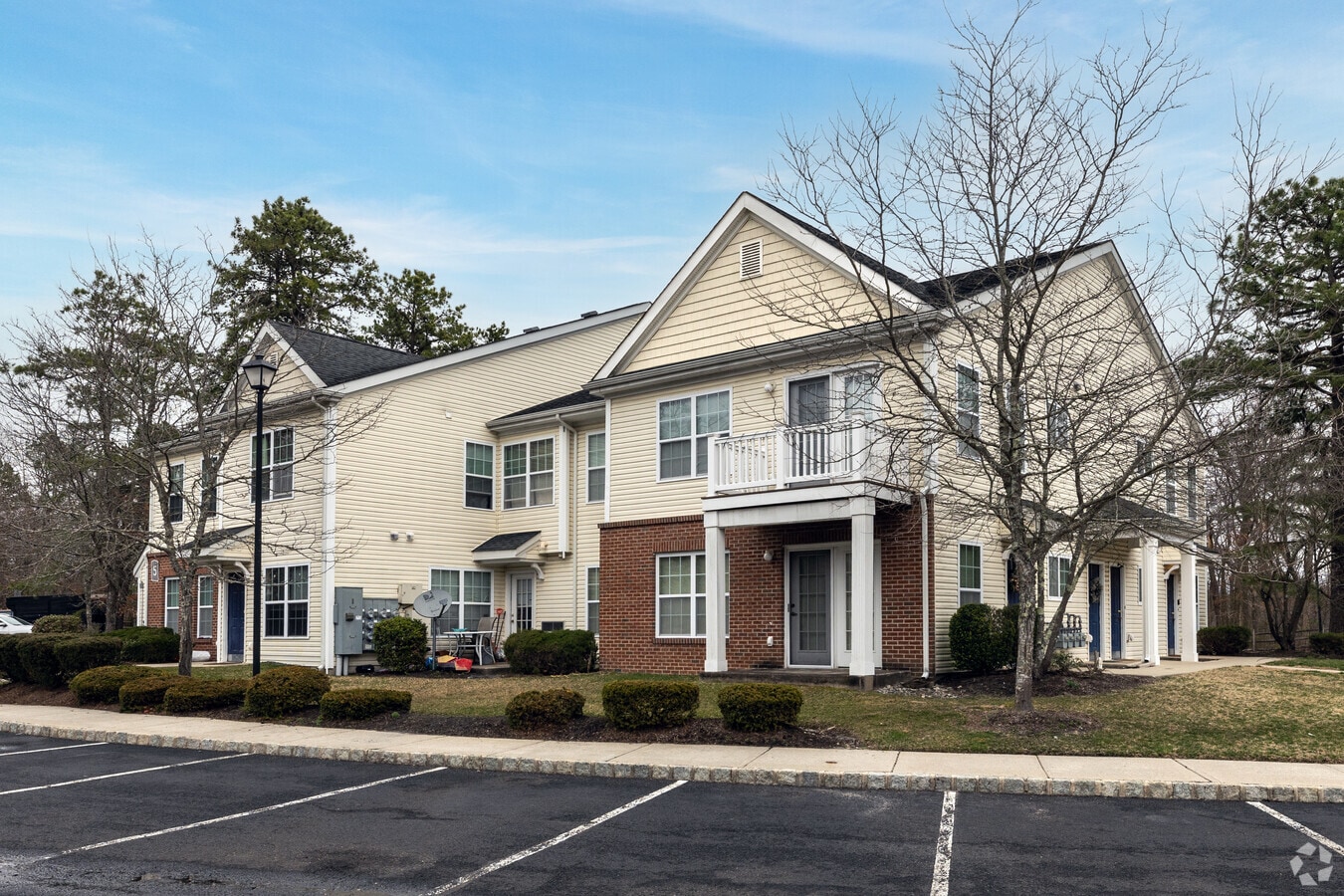 Photo - Willow Point Apartments