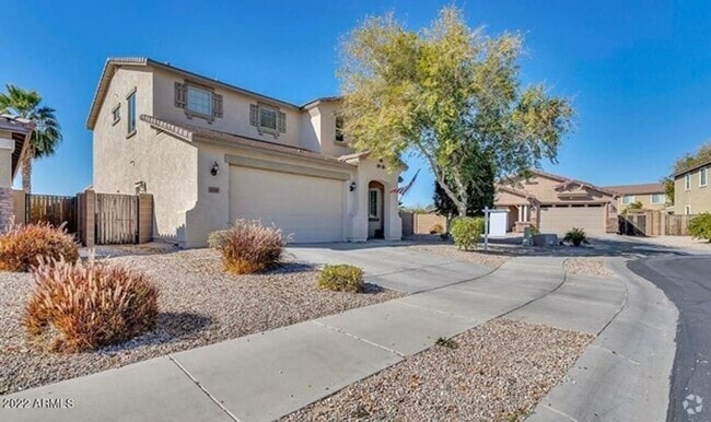 Building Photo - 5 Bedroom, 3 Bath Home in Secluded Neighbo...