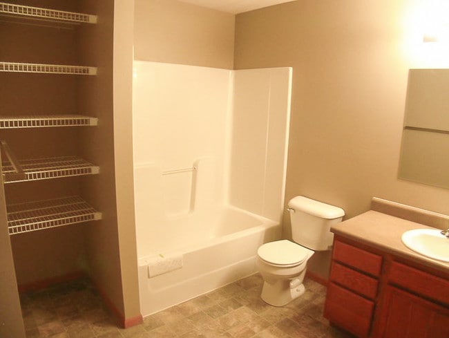 Photo - 4 bedroom/2 Bath Town home for rent!