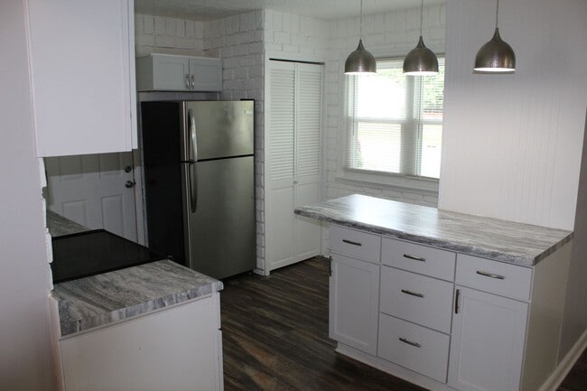 Photo - Cute 1 BR Bungalow in the Heart of Brownsburg!