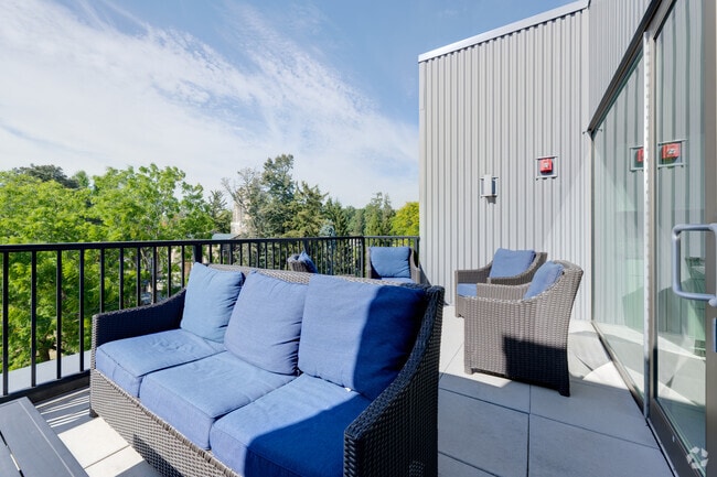 Common Room - Patio - Lofts at Gold Street