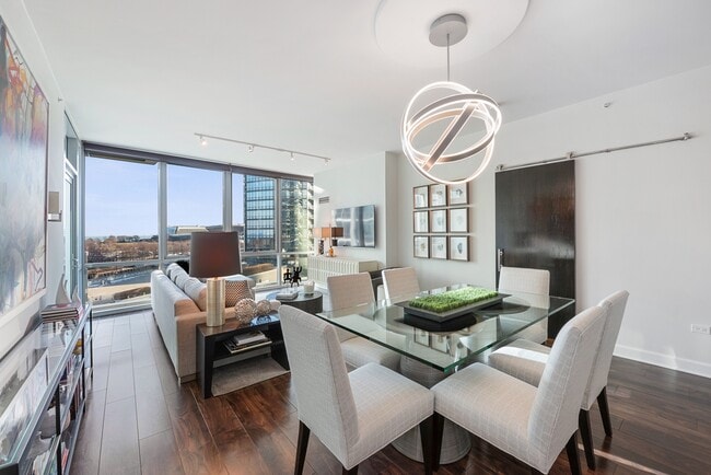 Photo - 1201 S Prairie Ave Unit 704