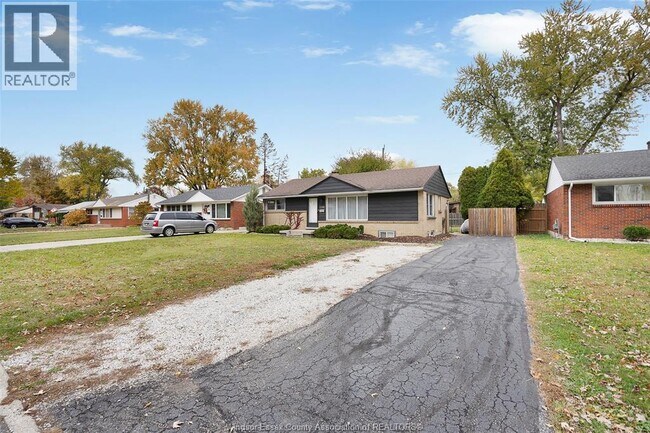 Photo - 3300 MARK MAIN