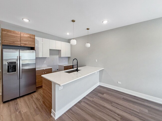 Photo - 6218 S King Dr Unit 1