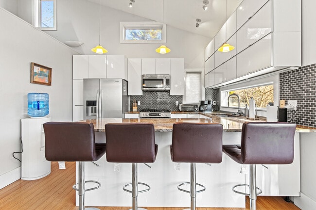 Photo - 18 Rosedale St