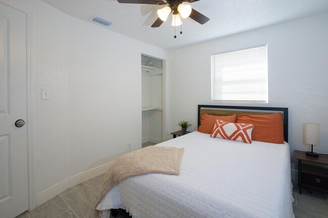 Photo - 9602 E Dr Martin Luther King Jr Blvd