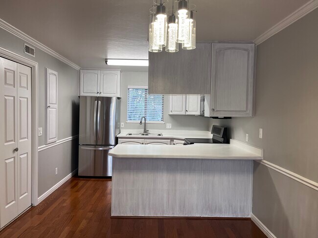 Kitchen - 1525 S 175 E Unit 1525