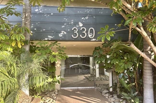 Photo - 330 S Barrington Ave