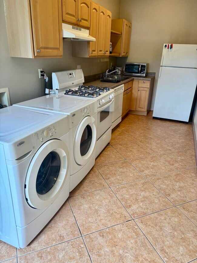 Photo - 5849 White Oak Ave