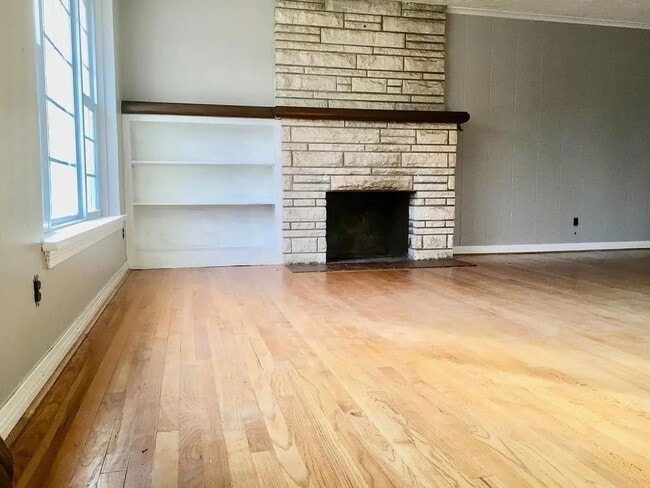 Building Photo - 1307 Melrose Dr