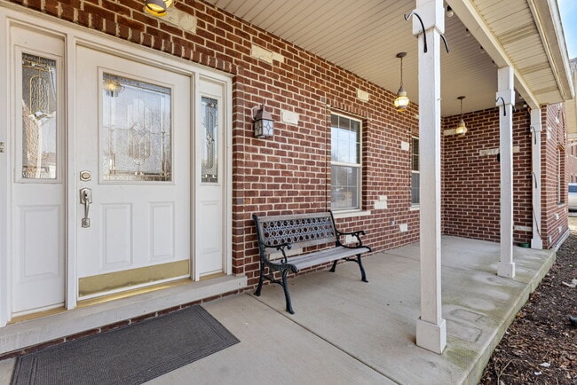 Photo - 1569 Colleen Ln