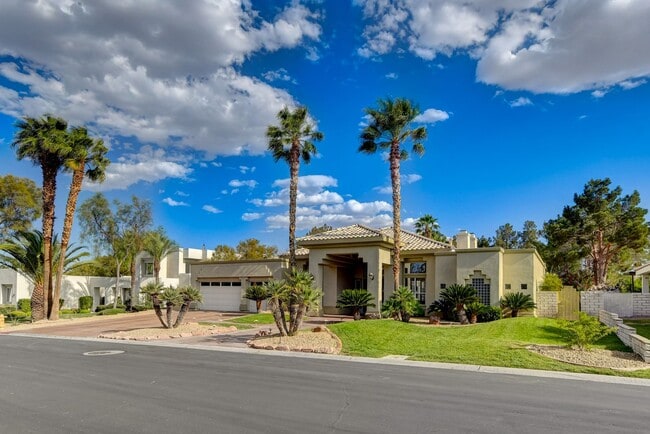 Photo - A luxurious 5 Bedroom House with a Casita & a Sparkling pool at Ten Oaks Estates