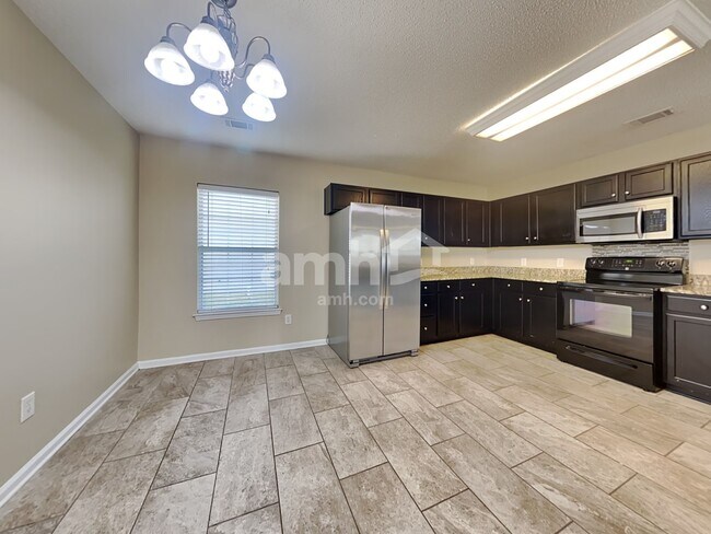 Photo - 2030 Clipstone Dr