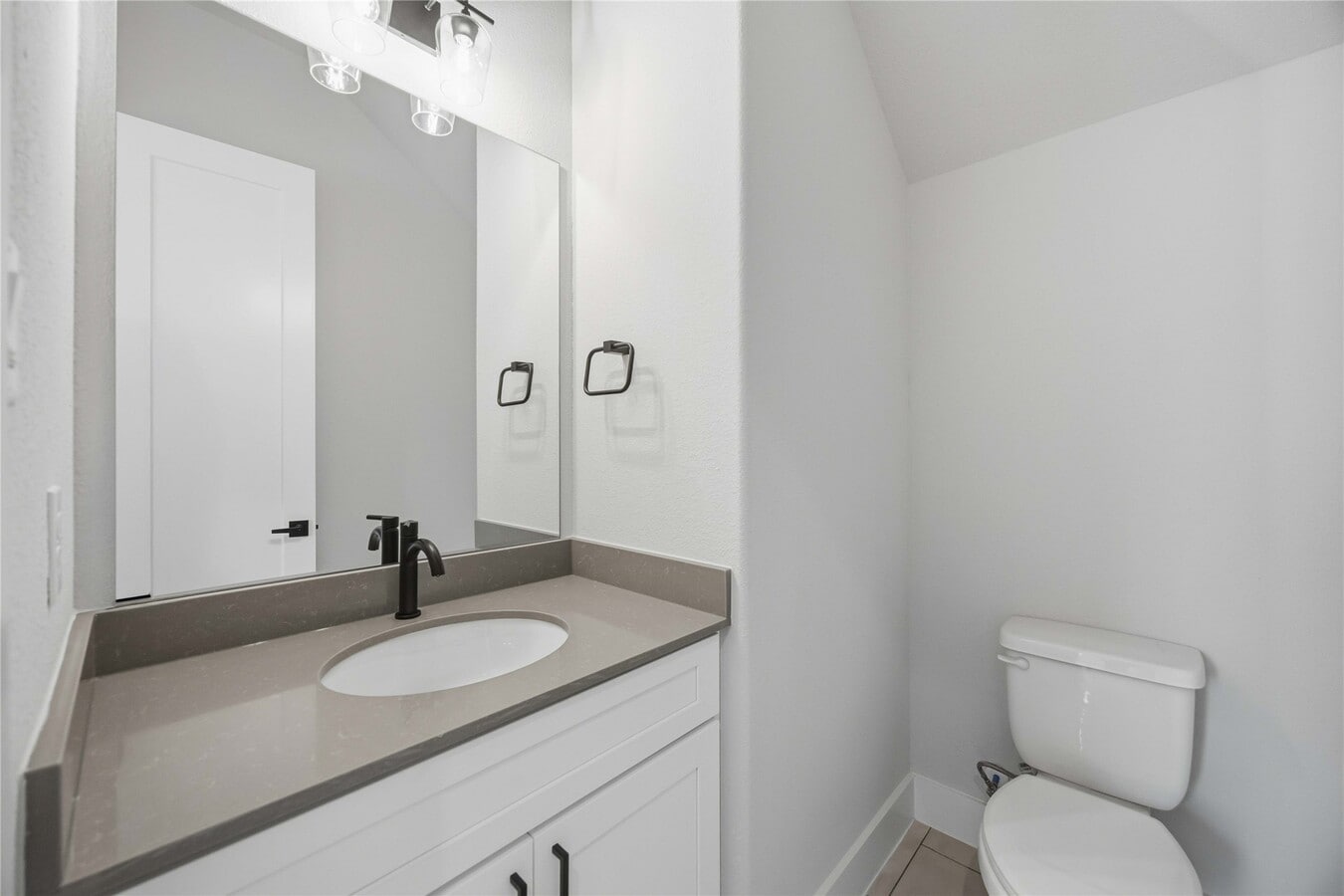 Photo - 6111 Campos Dr