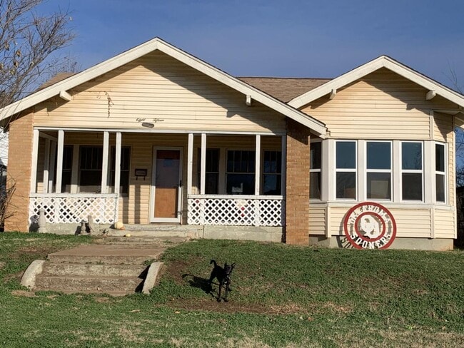 Photo - 815 Cedar St