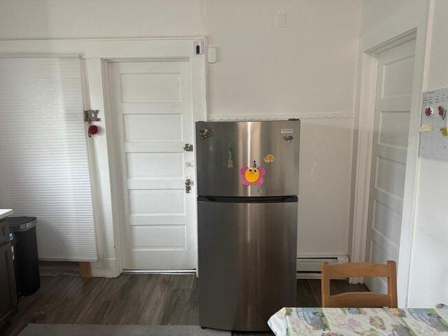 Photo - 647 Anderson Ave Unidad 3 rear