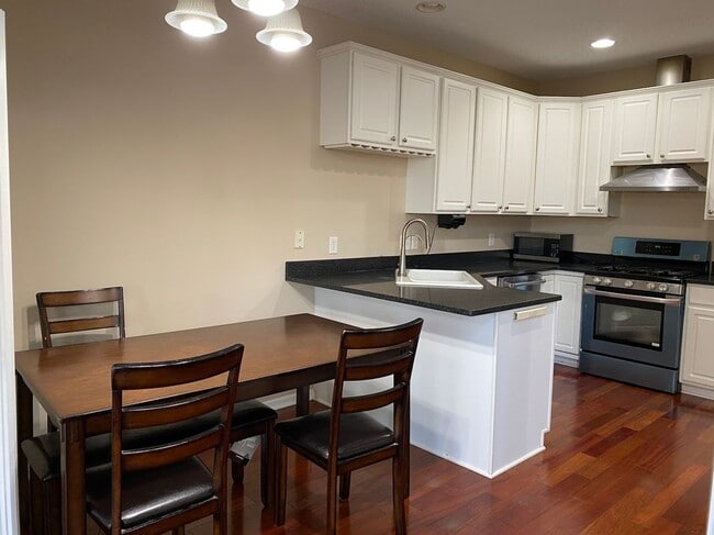 Photo - 5030 Archer Ln N