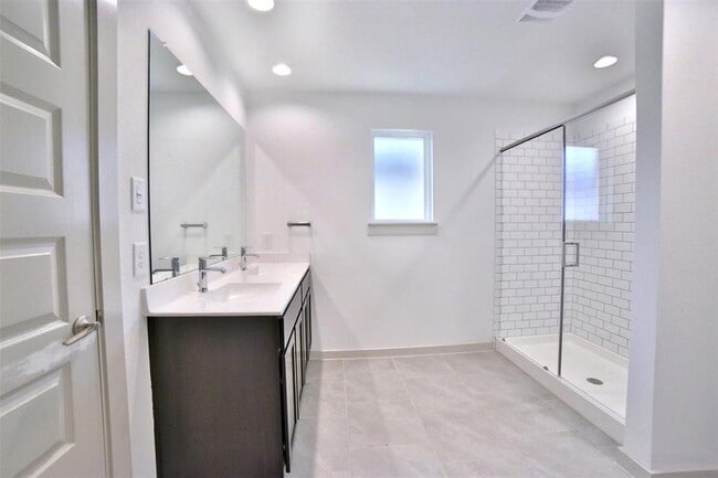 Building Photo - 3810 Lila Lake Ln