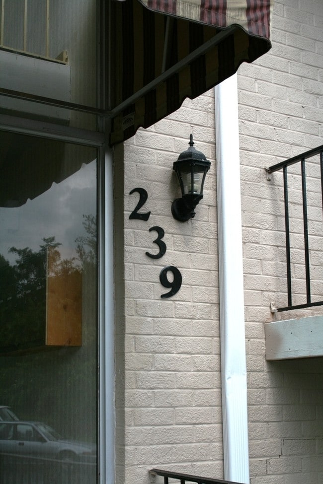 Photo - Maple Hall Apartments