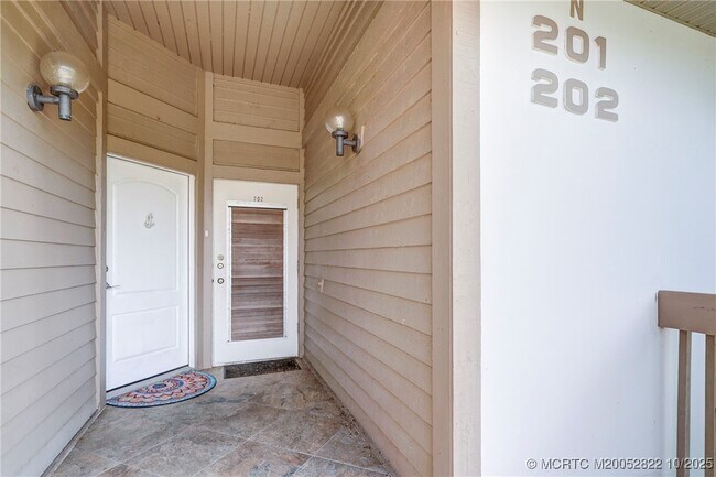 Photo - 233 NE Edgewater Dr Unit 201