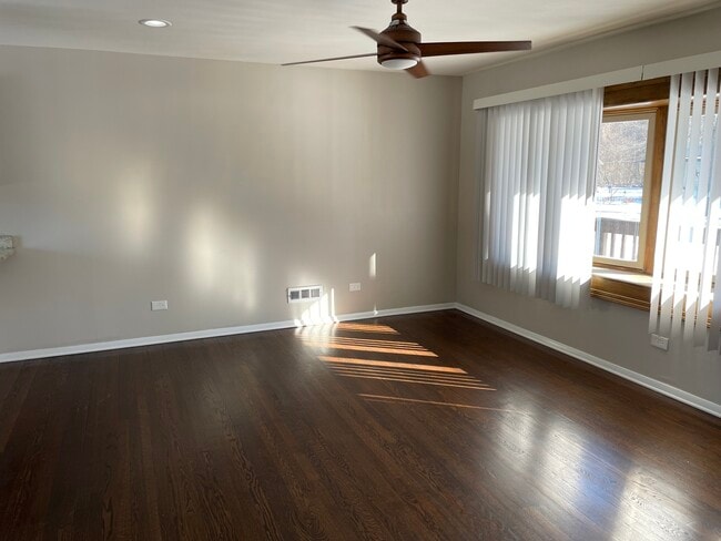 Photo - 83 Indianwood Dr