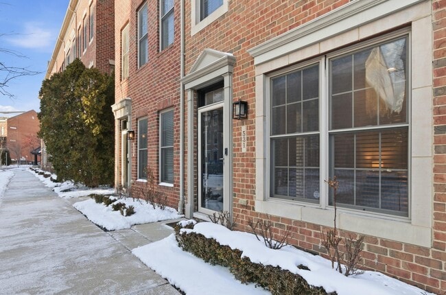 Building Photo - 531 Graten St