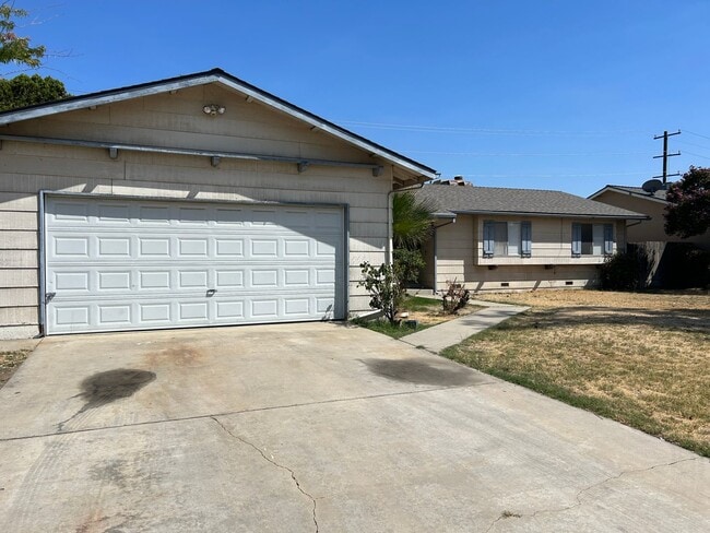 Building Photo - Upcoming 3 Bedroom 2 Bathroom!