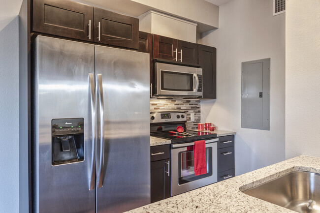 1BR, 1BA - 567SF - Kitchen - BellaVeux Rental