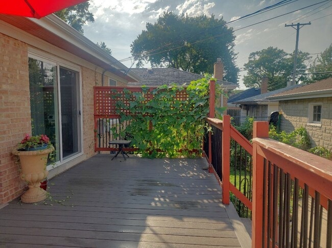 Photo - 7918 W Oakton St