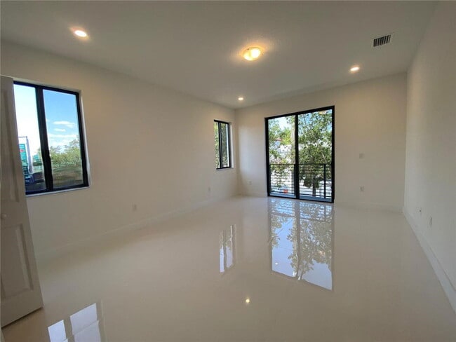Photo - 2434 SW 145th Pl